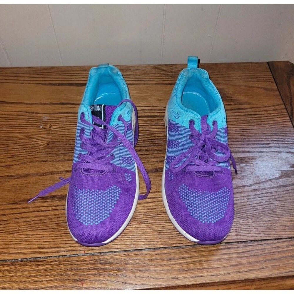 NWOT Women's Purple Blue Lightweight Running Shoes Size EU 39 / US 8.5